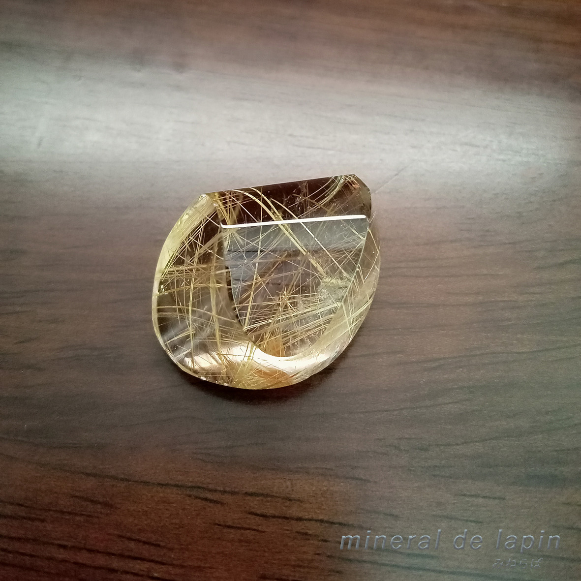 ルチルクオーツ　48.37カラット　大きなルース