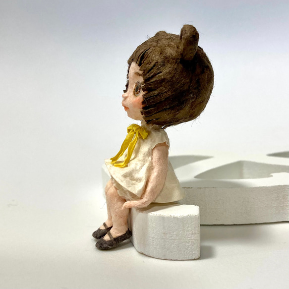 KuKuBeA(くくべあ)＆黄色のドールハウス　和紙人形 4枚目の画像