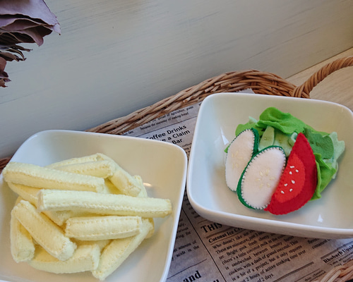 ②フェルトままごと　レストラン　オーダーページ たわし様オーダー品》フェルトままごと レストランの通販 by