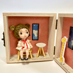KuKuBeA(くくべあ)＆ピンクのドールハウス　和紙人形 2枚目の画像