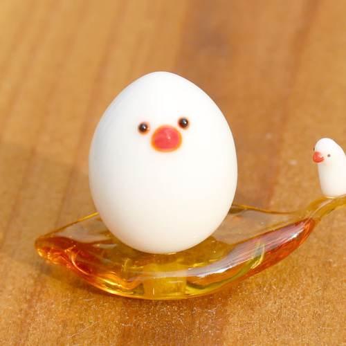 うずら卵に擬態する文鳥 ガラス その他置物 ガラス工房 Frozen Ocean