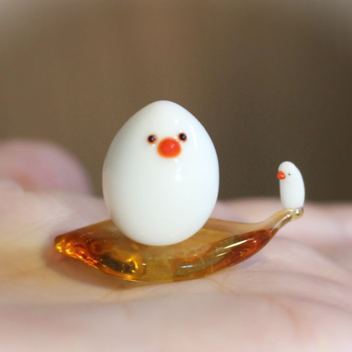 うずら卵に擬態する文鳥 ガラス その他置物 ガラス工房 Frozen Ocean
