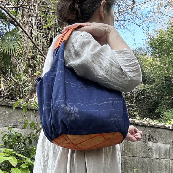着物リメイクバッグ【まんまるバッグ 紬（つむぎ）紺橙】着物 浴衣 祭り 通勤・通学 母の日 敬老の日 3枚目の画像