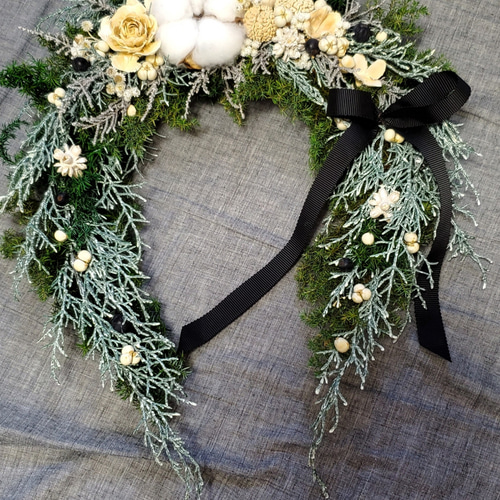 クリスマスリース 馬蹄型 プリザーブドフラワー 木の実 リース