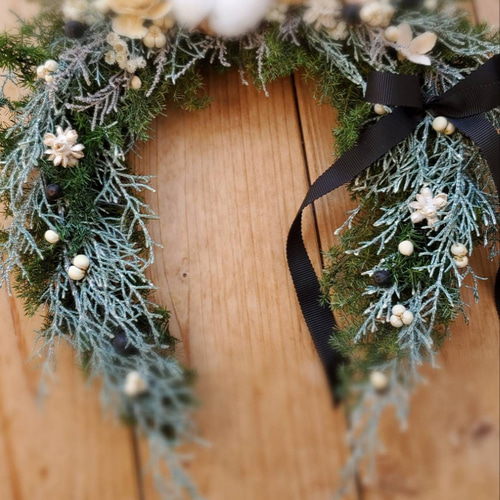 クリスマスリース 馬蹄型 プリザーブドフラワー 木の実 リース