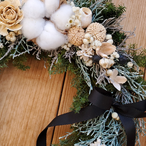 クリスマスリース 馬蹄型 プリザーブドフラワー 木の実 リース