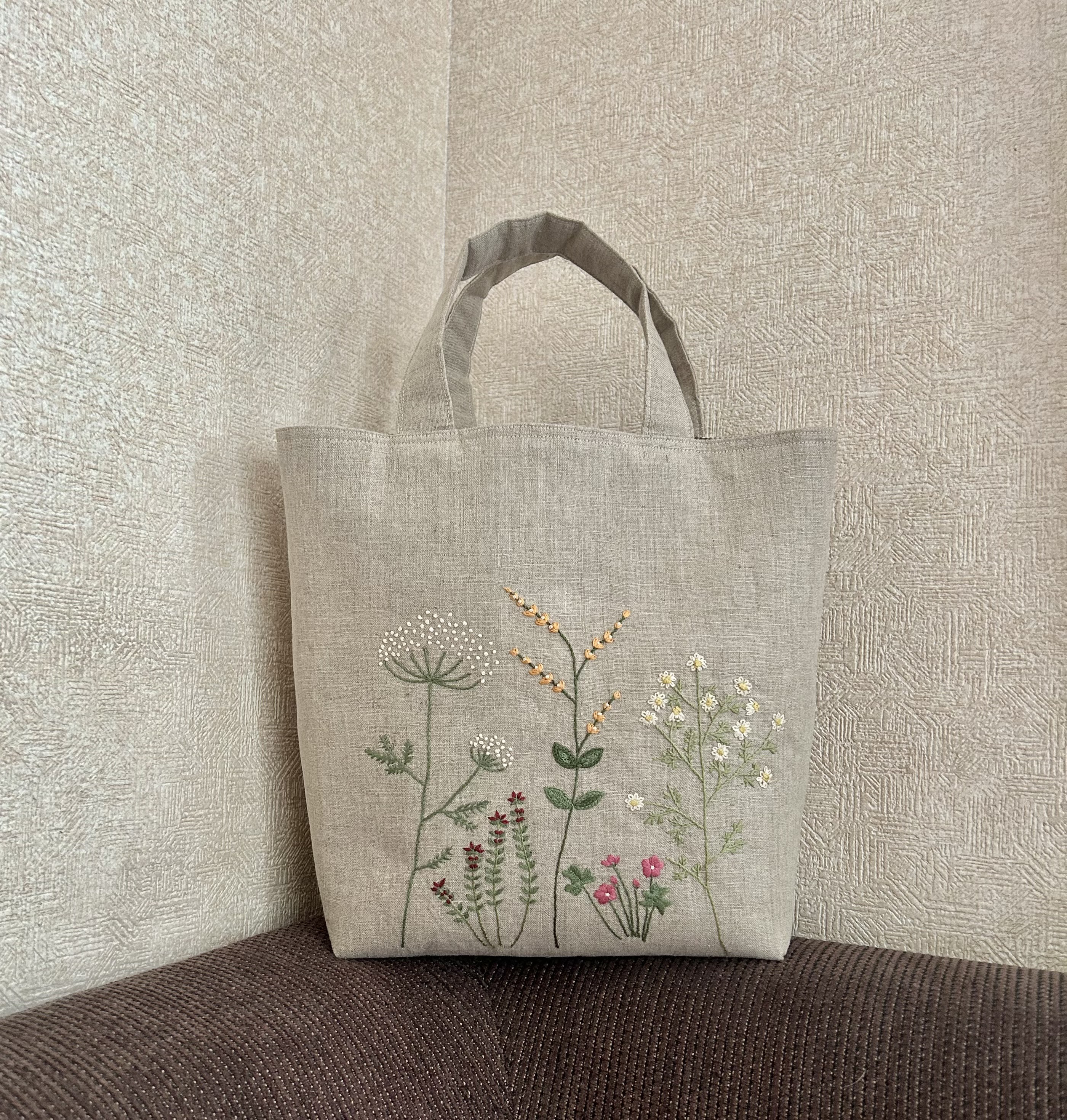 【最終値下げ】作家一点物 帯バッグ白地白大花刺繍バッグ／再販なし 刺しゅうトートバッグ（きょうだい/グレー）MOO-122A - MOOMIN SHOP