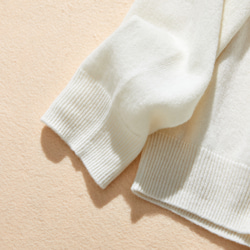 品質很好，因為它接觸到您裸露的皮膚。 100% 羊毛針織接縫蕾絲結構瓶頸 231016 第20張的照片