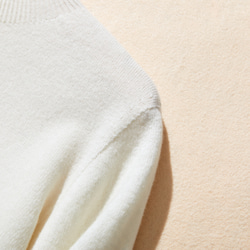 品質很好，因為它接觸到您裸露的皮膚。 100% 羊毛針織接縫蕾絲結構瓶頸 231016 第18張的照片