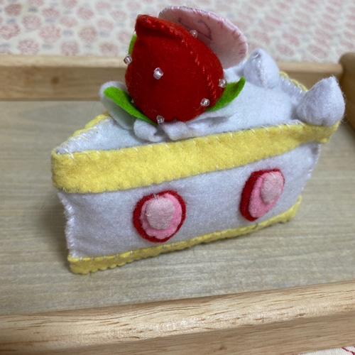 cocページ＊フェルトケーキ フェルト ケーキ ショートケーキ おもちゃ・人形 クミおばぁ