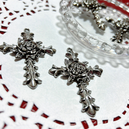 薔薇十字 クロス 1個 薔薇十字架 シルバー 特大 薔薇 クロス 十字架 パーツ