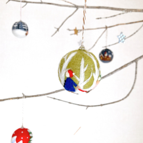 クリスマスオーナメント「そり遊びをする子供」/羊毛フェルト