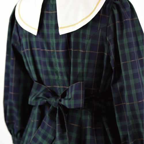 栞ワンピース〈グリーン〉 リボン くるみボタン スペアカラー タータン