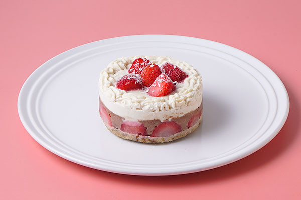 ストロベリーデコレーションrawケーキ　M 4,900円
