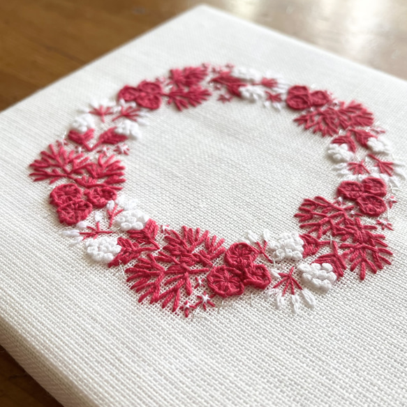 赤糸手刺繍クリスマスリース　パネル 1枚目の画像