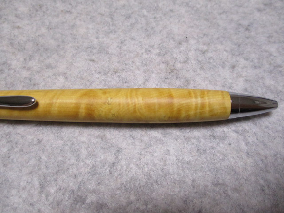 御蔵島柘植　瘤　バーズアイ＆トラ杢　椿油仕上げ　木軸ボールペン(シャープペンシル) 5枚目の画像