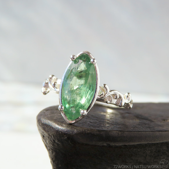 グリーンカイヤナイト リング / Green Kyanite Ring () 1枚目の画像