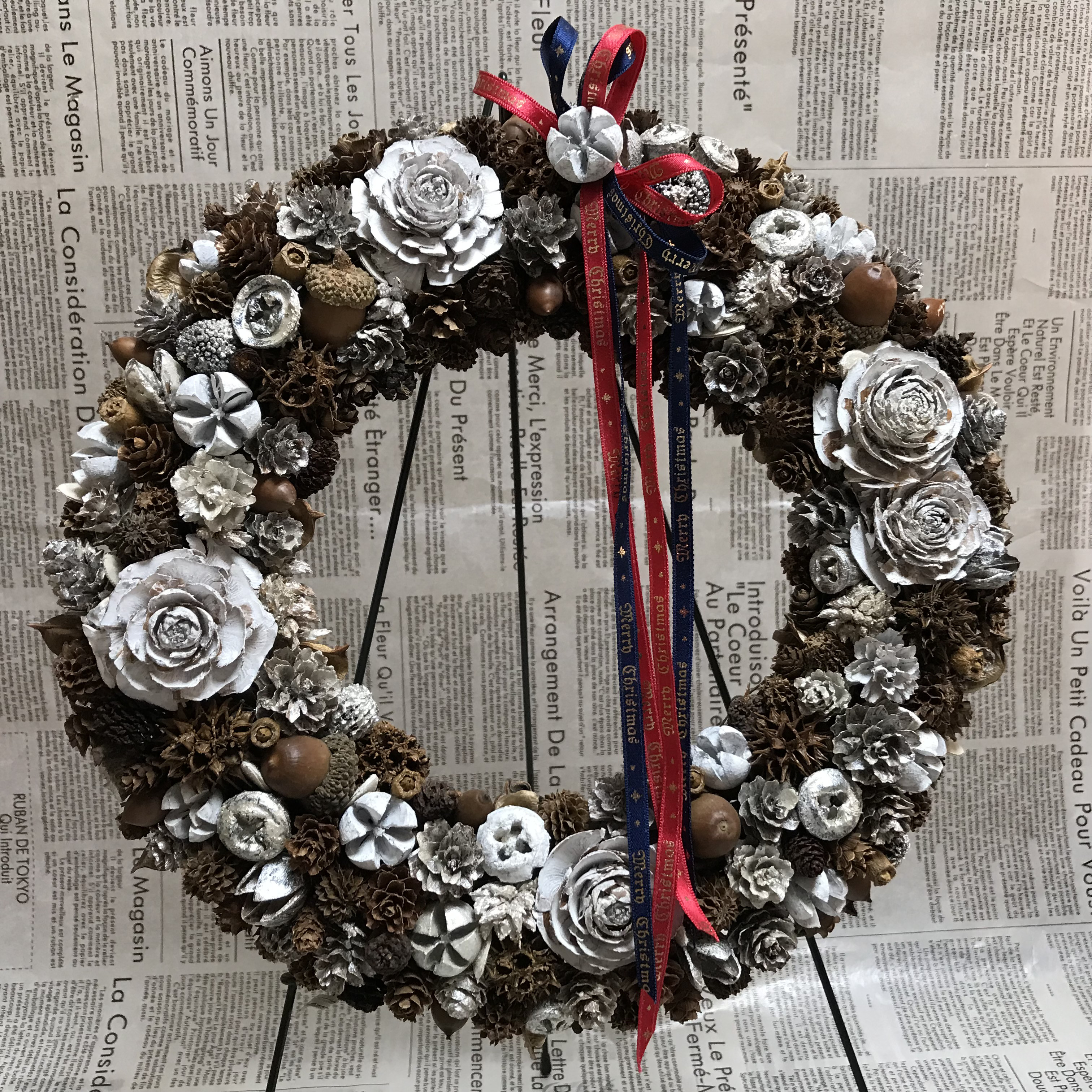 ♡北欧の森のシダローズとタップリの木の実のホワイトリース（30ｃｍ＊一点限定）