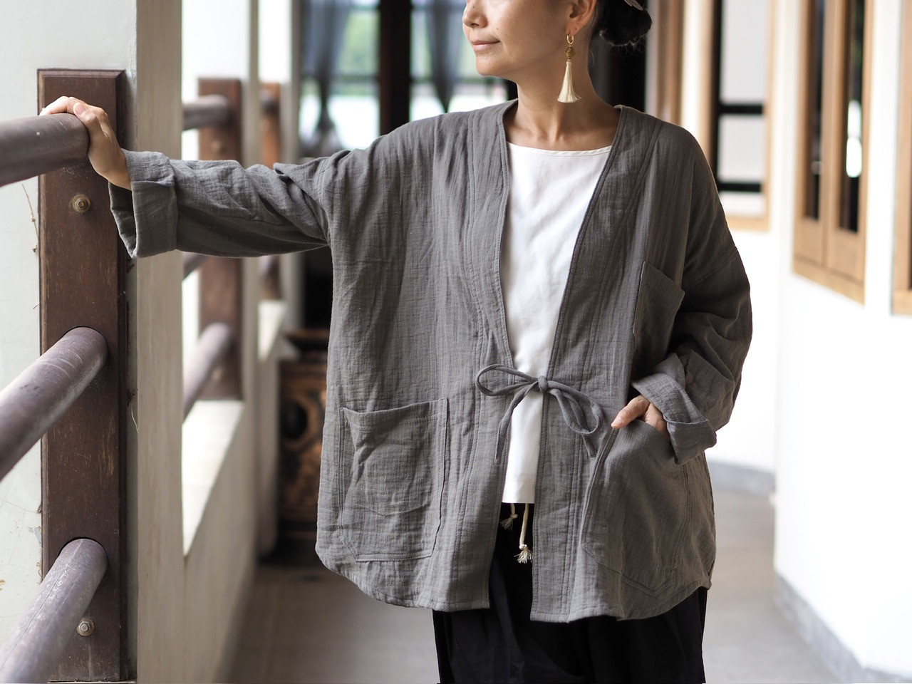 ダブルガーゼの羽織り/ダークグレー