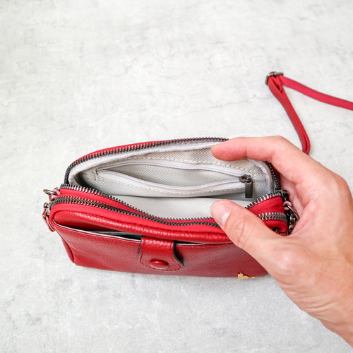 本革 ショルダーバッグ 赤 猫 ショルダーポーチ サコッシュ 財布