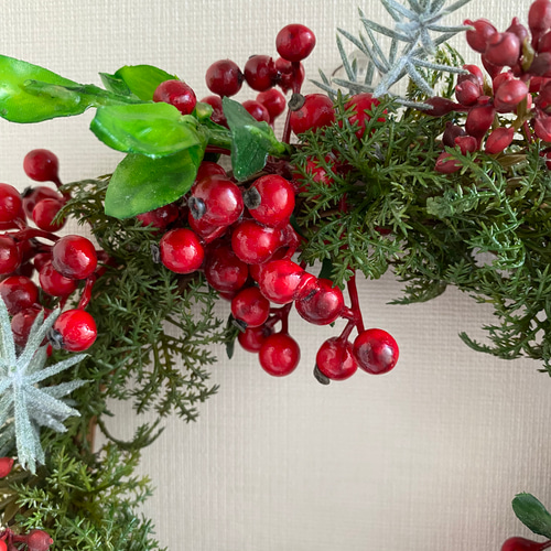 Creema限定』【送料無料】赤い木の実とグリーンのクリスマスリース
