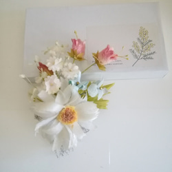 染め布花＊アンティーク・野に咲くマーガレットのコサージュ 7枚目の画像