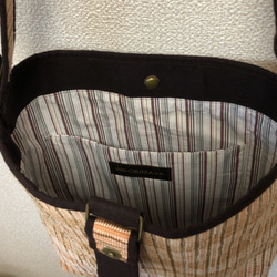 裂き織り　茶系ショルダーバッグ（ミニベロ） 6枚目の画像