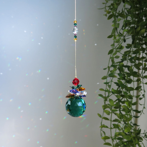 レア★宝石箱みたいな　エメラルド　スワロフスキーサンキャッチャー　30mm 1点物☆レア☆宝石箱みたいな エメラルドサンキャッチャー