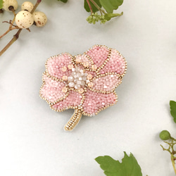 オートクチュールビーズ刺繍ブローチ バラの花(ピンク) 2枚目の画像