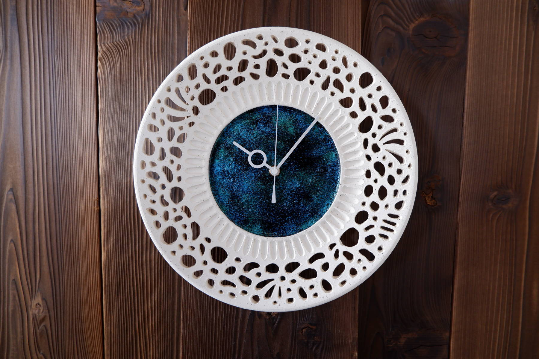 珊瑚土漆塗り壁掛け時計青緑１　径30cm　やちむん　沖縄        Ω