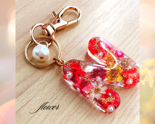 お花いっぱい大人可愛いイニシャルキーホルダー「N」 その他