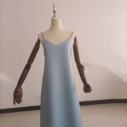 抜群のおしゃれ見えパーティードレス 水色カラードレス トレーン