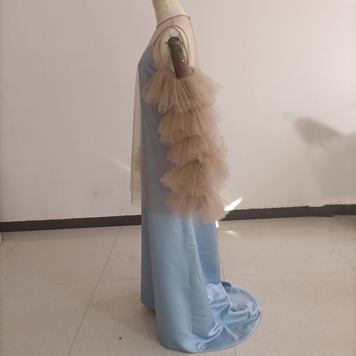 抜群のおしゃれ見えパーティードレス 水色カラードレス トレーン