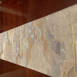 2292豪華な刺繍の袋帯リメイク　正絹テーブルランナー 6枚目の画像
