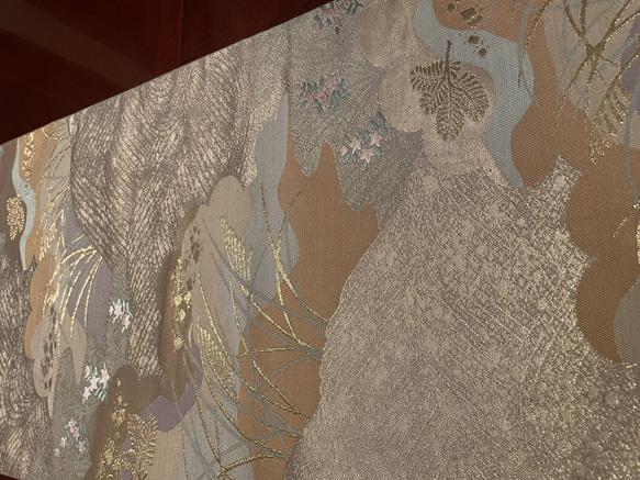 2292豪華な刺繍の袋帯リメイク　正絹テーブルランナー 7枚目の画像