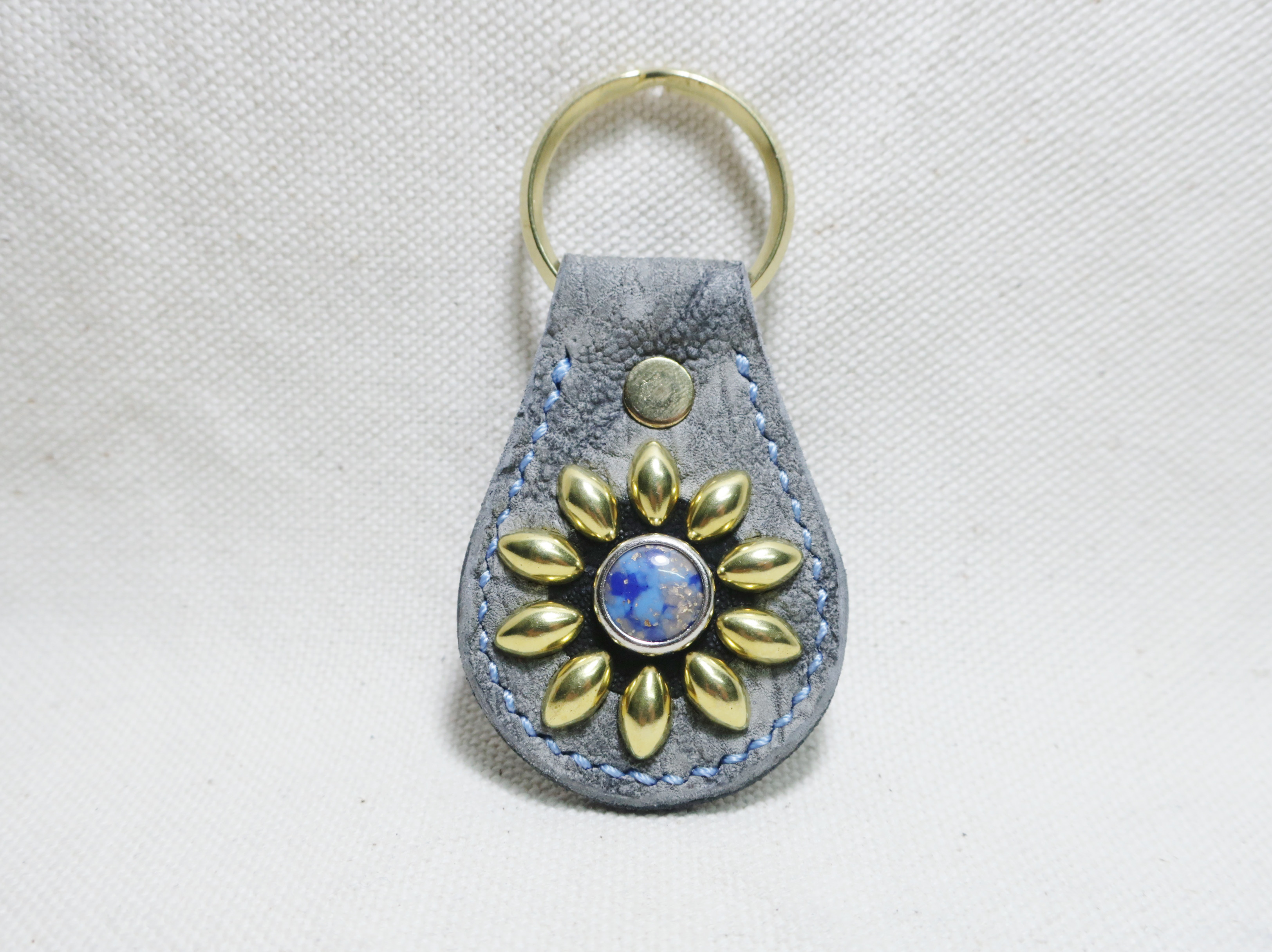 スタッズキーホルダー ヒポレザー キーリング カバ革 手縫い 革小物 レザークラフト ハンドクラフト 限定品 新品未使用