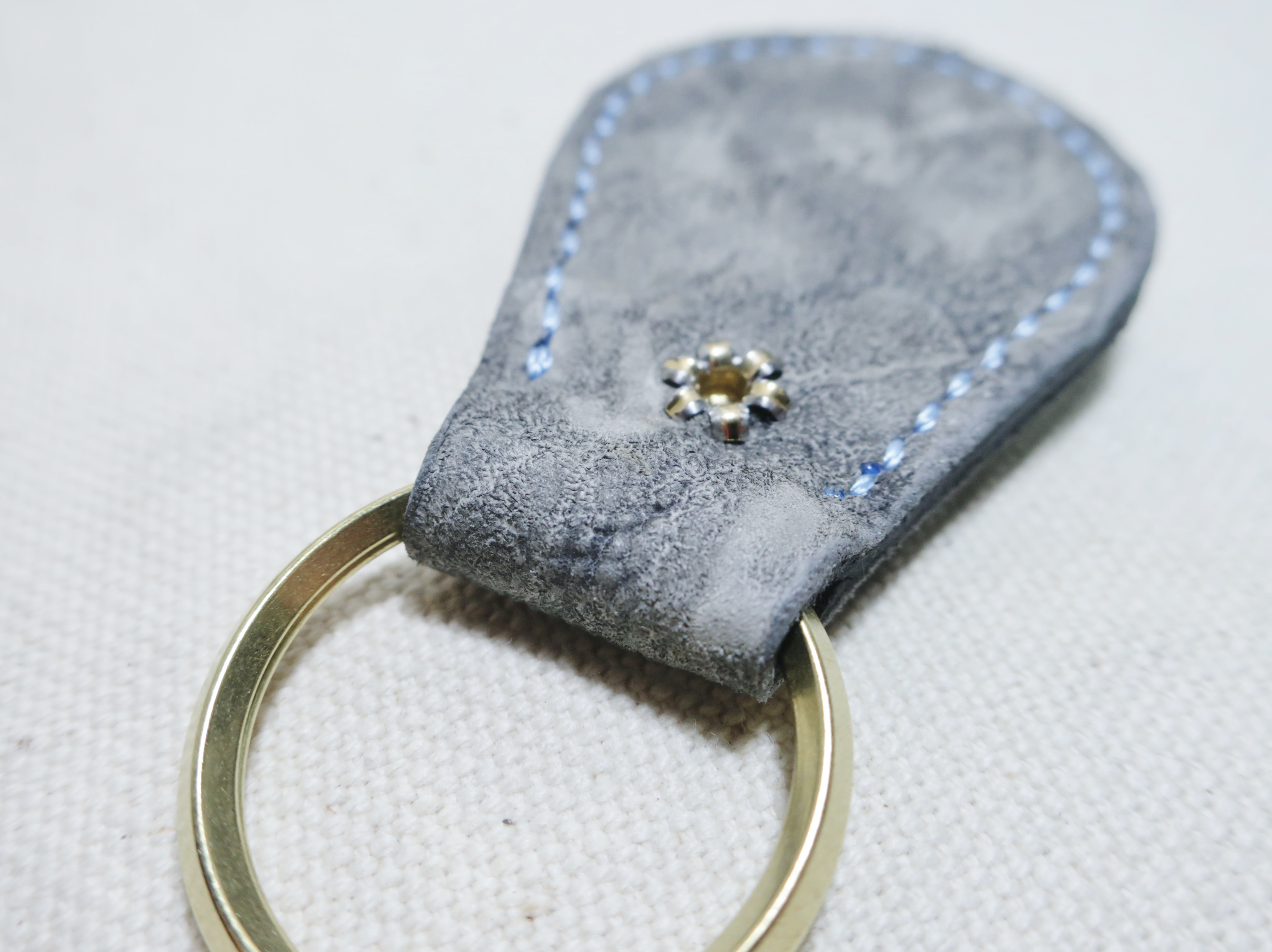 スタッズキーホルダー ヒポレザー キーリング カバ革 手縫い 革小物 レザークラフト ハンドクラフト 限定品 新品未使用