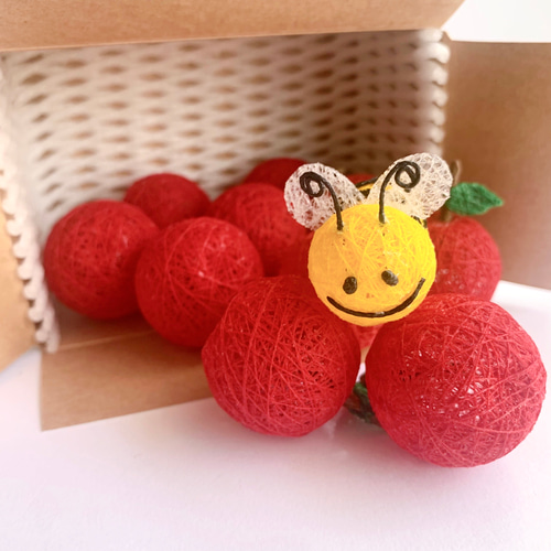 糸玉飾り 蜂と小さなりんご箱 その他置物 Chag(ちゃぐ) 通販