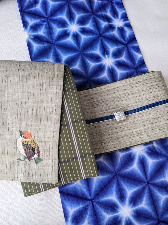 緑系 遠州紬   すずめ刺繍  リバーシブル半巾帯 2枚目の画像