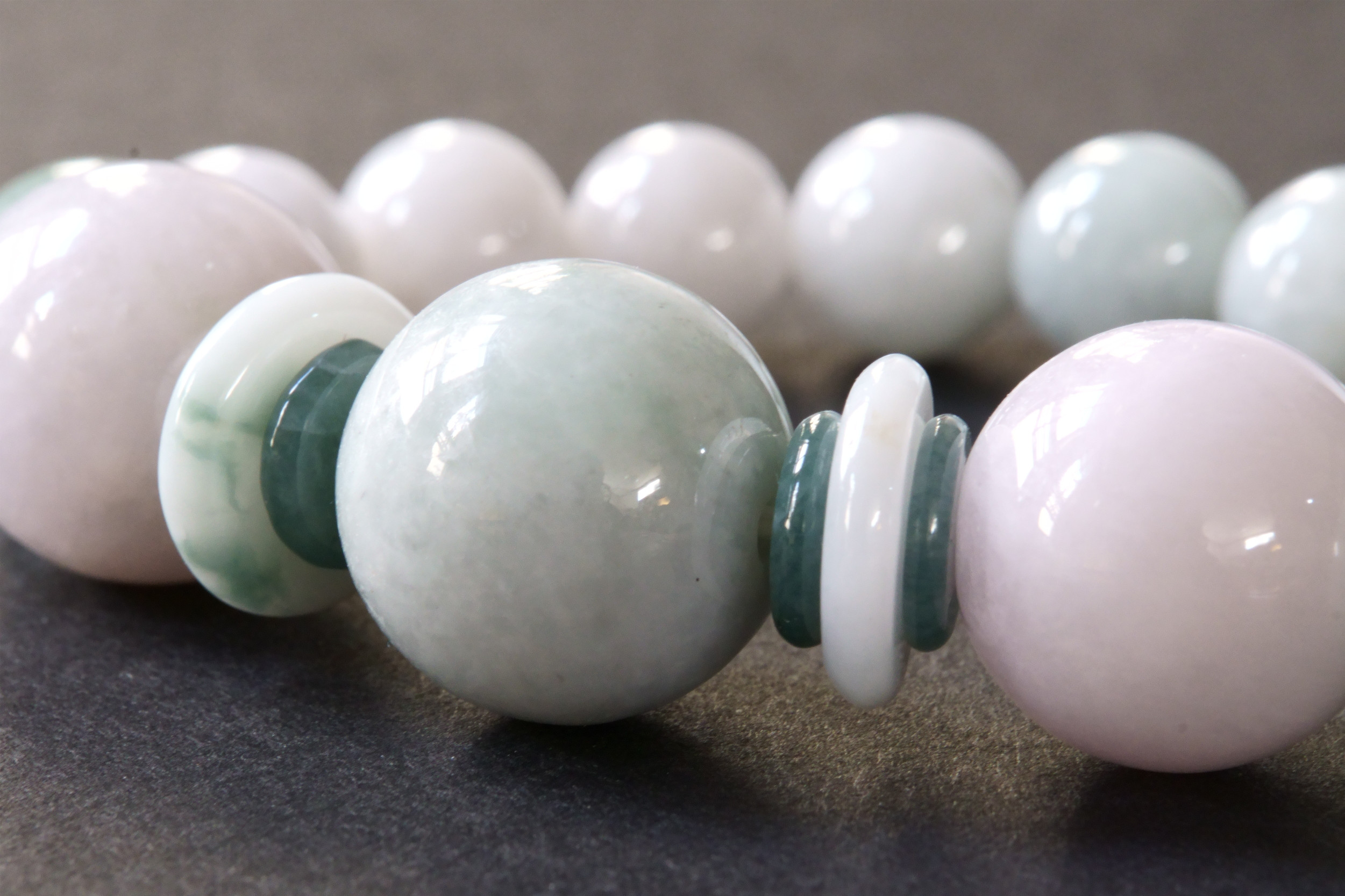 【翡翠onlyブレス】大玉17.8ｍｍメイン糸魚川翡翠ブレス