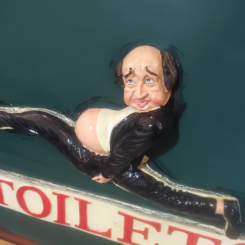 コミカルなトイレット看板 アンティークボード TOILETサイン 黒板 コミカルなトイレット看板 アンティークボード TOILETサイン