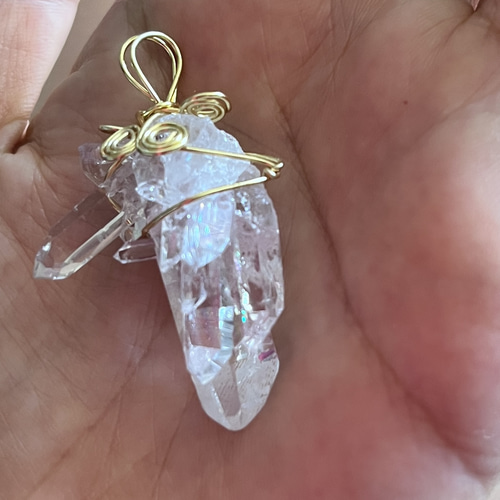 5月10日迄の出品。珍しカワイイ 石の妖精 ⭐️ ジンカイトペンダント