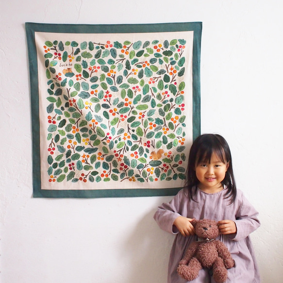 木の実とリスのタペストリー/コットンリネン(ミシン仕上げ）テーブル