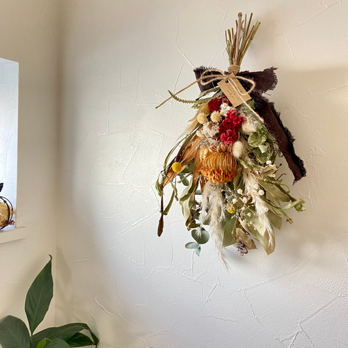 NEW/ドライアンドラ 赤ケイトウ ドライフラワースワッグ 秋冬