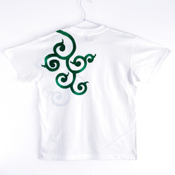 唐草柄緑メンズTシャツ グリーン 手描きで描いた唐草模様のTシャツ 6枚目の画像