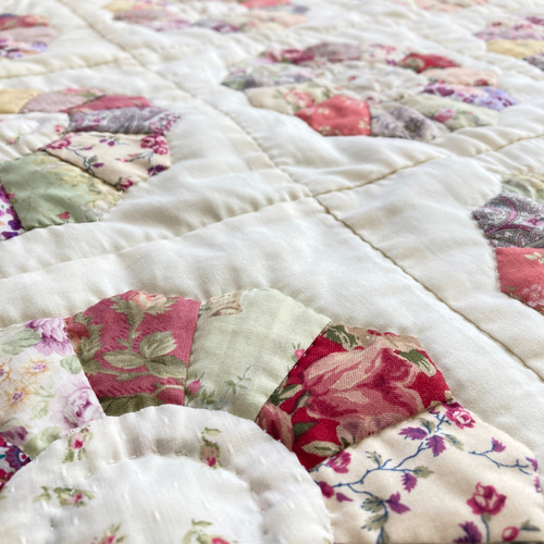 ドレスデンのパッチワークタペストリー パッチワークキルト