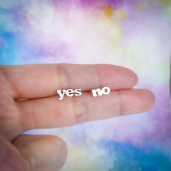 Yes！or No？おもしろ英語ピアス 1枚目の画像