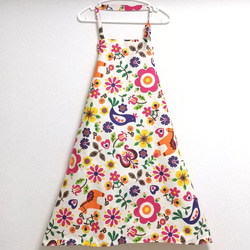 東欧風（生成り地・マゼンタ）サイズ・タイプが選べる　大人用エプロン　 1枚目の画像