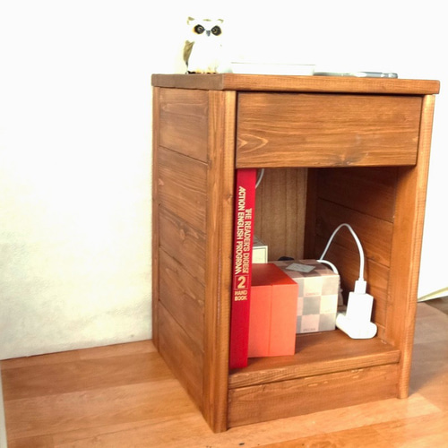 ハンドメイド　配線、モデムをスッキリ収納、ナイトテーブル、電話台、サイドテーブル ハンドメイド 配線、モデムをスッキリ収納、ナイトテーブル