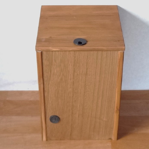 ハンドメイド　配線、モデムをスッキリ収納、ナイトテーブル、電話台、サイドテーブル ハンドメイド 配線、モデムをスッキリ収納、ナイトテーブル